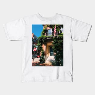 Brick Townhouse - Beacon Hill, Boston Kids T-Shirt